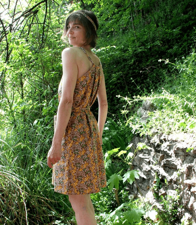 Robe Mikro brune fleurs jaunes