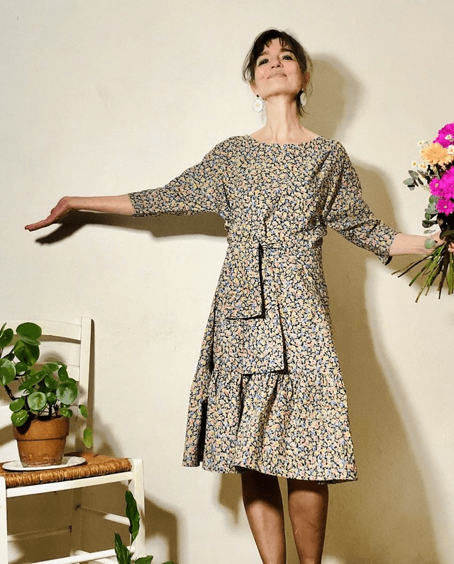  Robe Folkado noire fleurs  multico