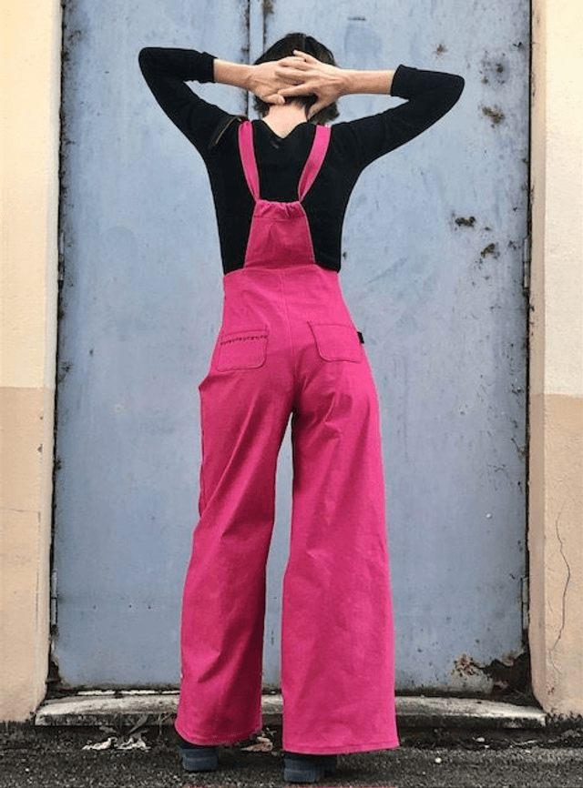  Salopette à liens fuschia avec lien noir 