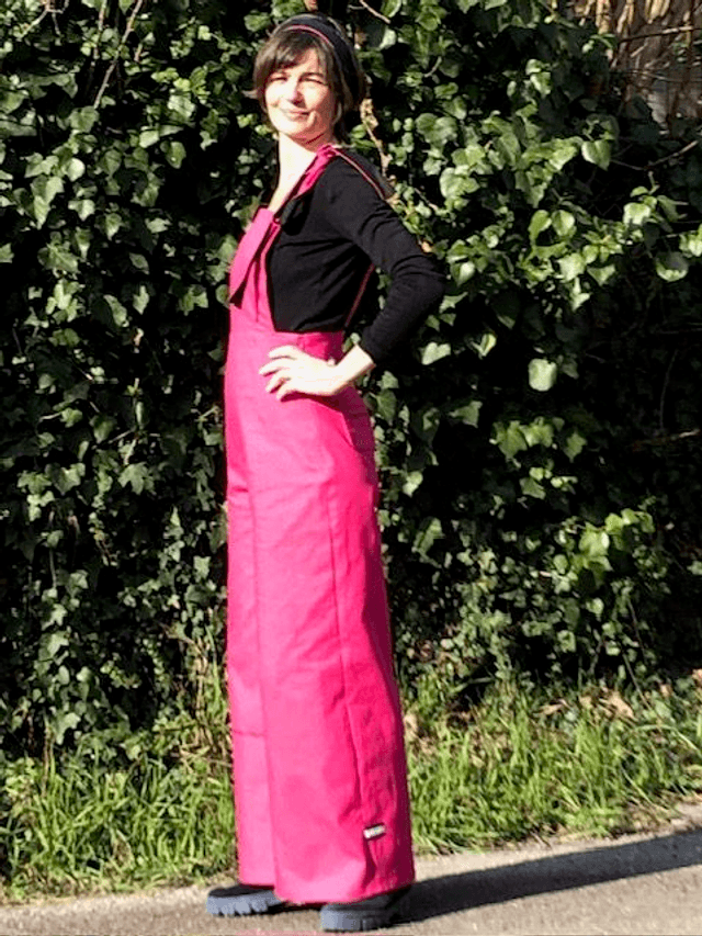  Salopette à liens fuschia avec lien noir 