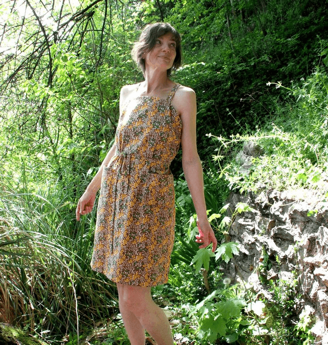 Robe Mikro brune fleurs jaunes
