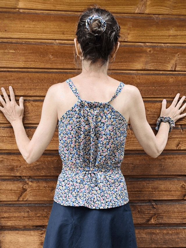 Top MiKro noir fleurs mulitico